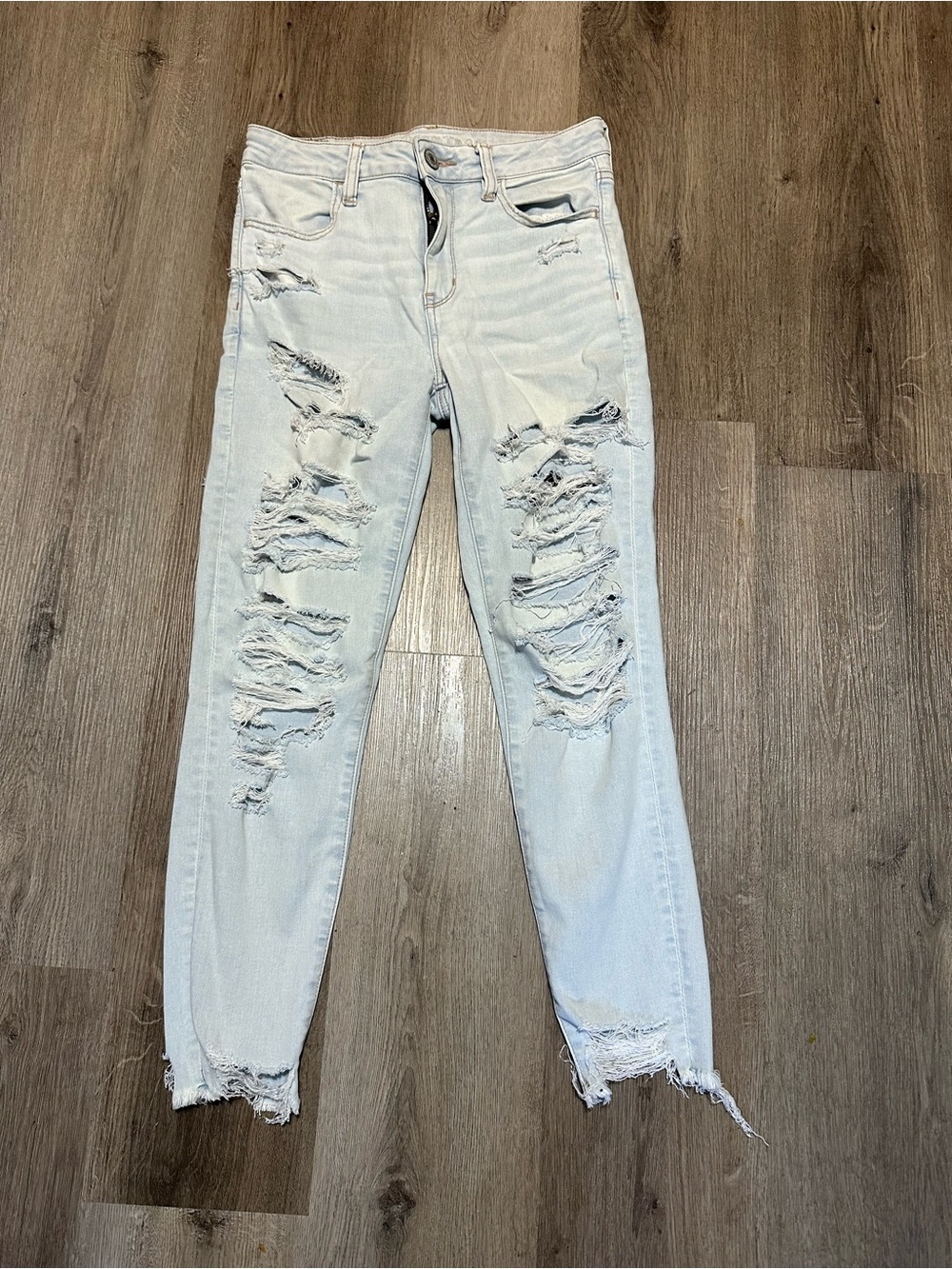 American Eagle Outfitters Light Blue Distressed Skinny Jeans